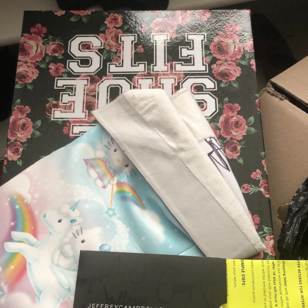 New Rare Signed: Jeffrey Campbell x Hello Kitty Platform Boot(Size US Women's 9)